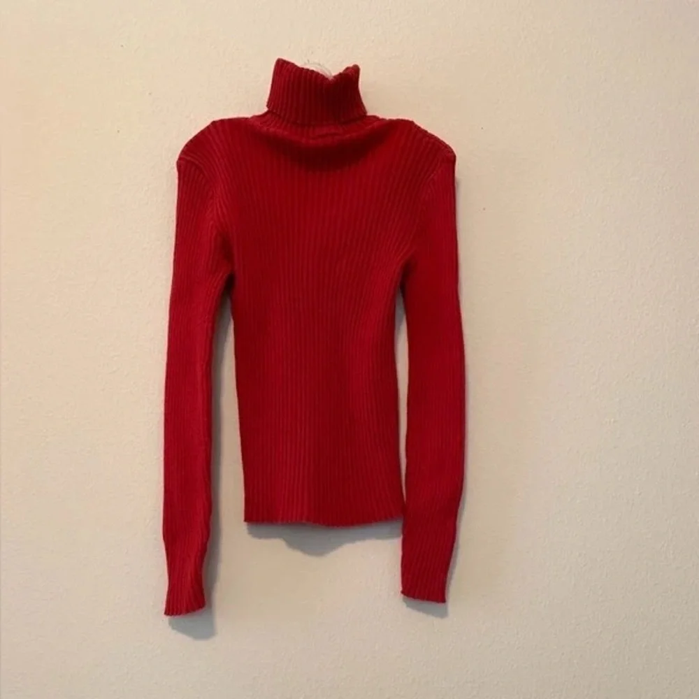 Red Ribbed Turtleneck - Picture 12 of 13